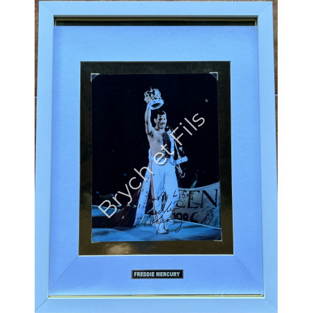 "FREDDIE MERCURY"  photo couleur  dédicacée 
