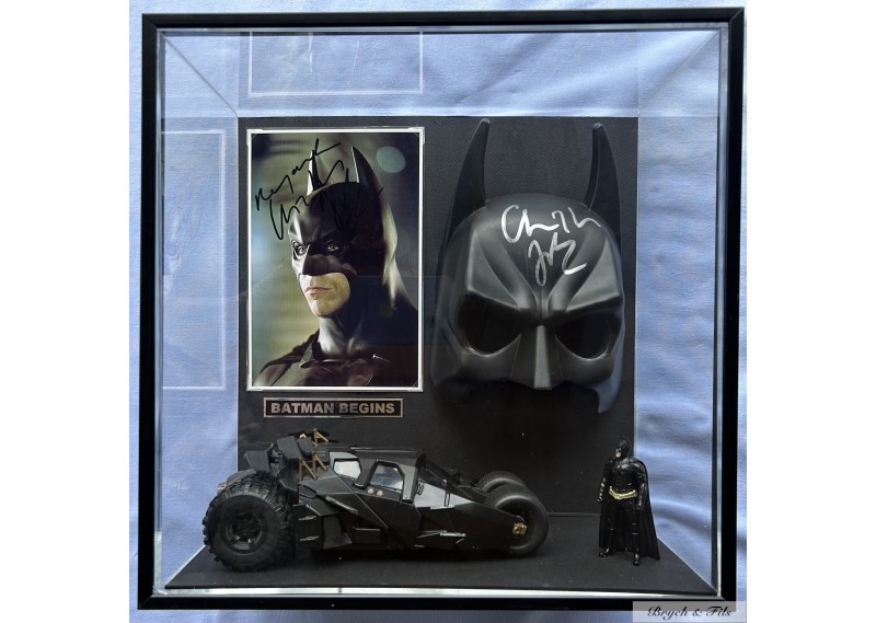 "BATMAN BEGINS"  photo et masque  dédicacés