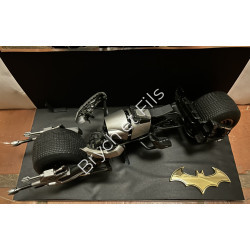 "BATMAN-CATWOMAN" photo dédicacée, maquette et badge