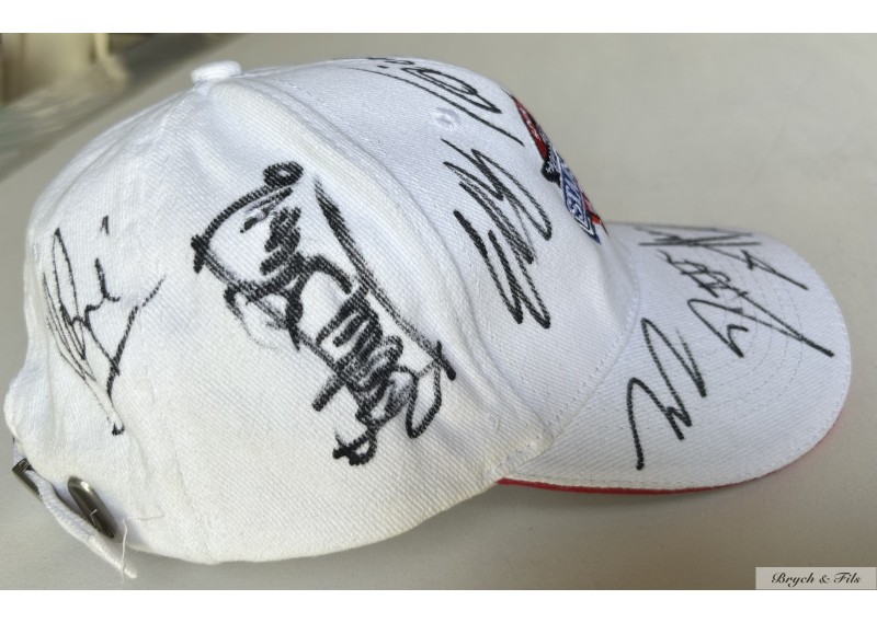 Cap signed by twelve pilots F1