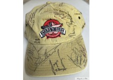 Cap signed by numerous pilots F1