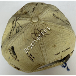 Cap signed by numerous pilots F1