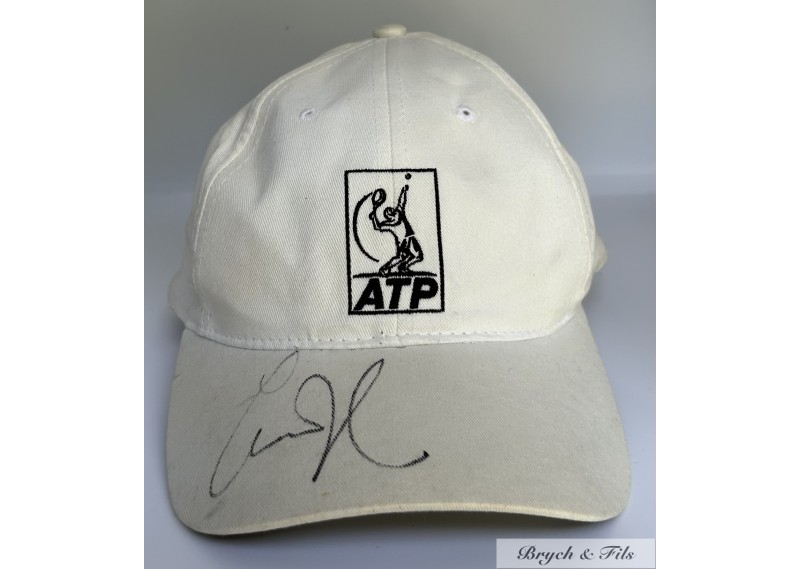 Cap signed by Anna Kournikova