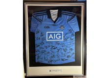 O'Neills jersey signed by the team